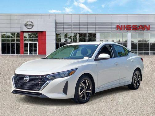 Aspen White Tricoat 2025 Nissan Sentra SV