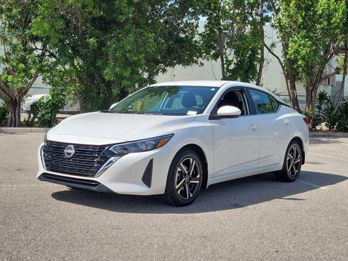 Aspen White Tricoat 2025 Nissan Sentra SV