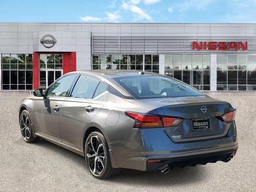 2025 Nissan Altima SR FWD