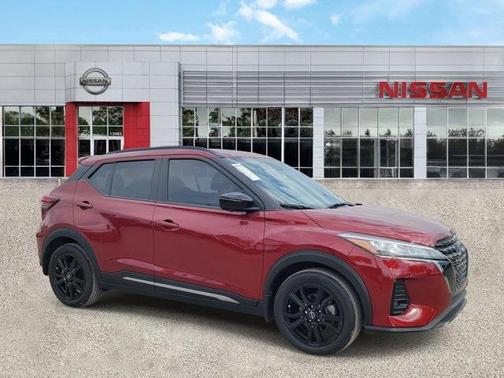 2022 Nissan Kicks SR