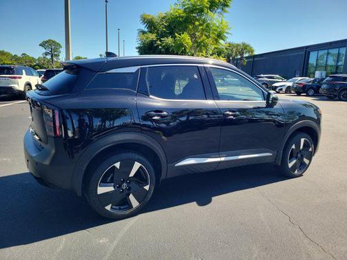 Super Black 2026 Nissan Kicks SR