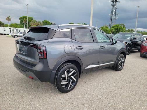 Gun Metallic 2026 Nissan Kicks SV