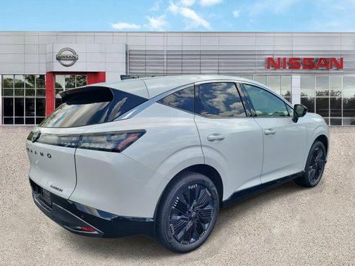 Everest White Pearl Tricoat 2026 Nissan Murano Platinum