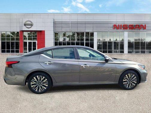 Gun Metallic 2025 Nissan Altima 2.5 SV