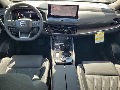 Boulder Gray Pearl/Super Black 2026 Nissan Rogue Platinum