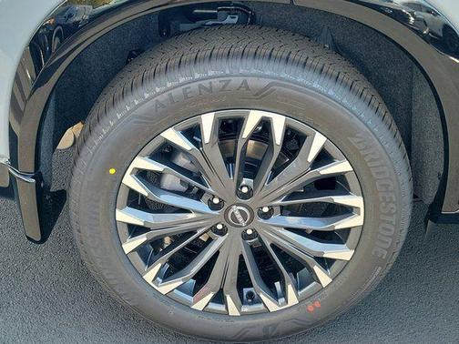 Boulder Gray Pearl/Super Black 2026 Nissan Rogue Platinum
