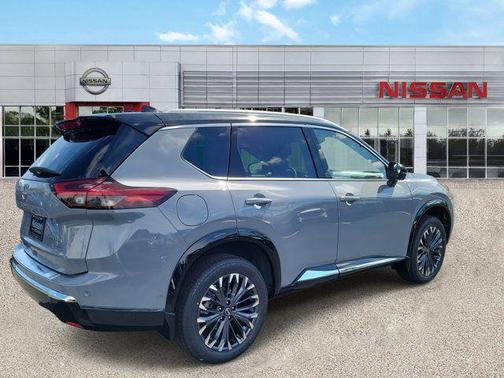 Boulder Gray Pearl/Super Black 2026 Nissan Rogue Platinum