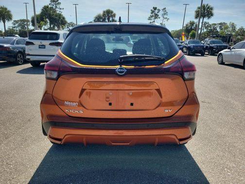 Monarch Orange Metallic/Super Black 2024 Nissan Kicks SV