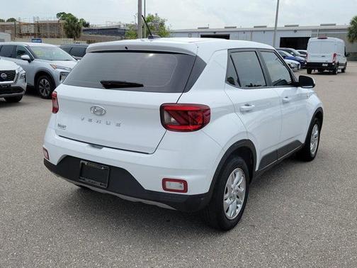 2023 Hyundai VENUE SE
