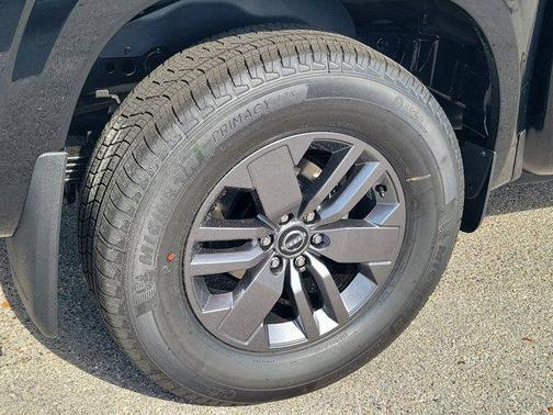 Super Black 2026 Nissan Frontier SV