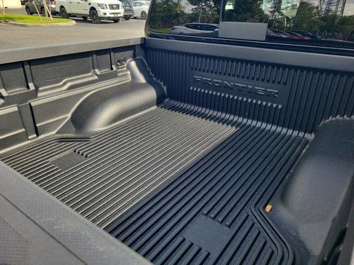 Super Black 2026 Nissan Frontier SV