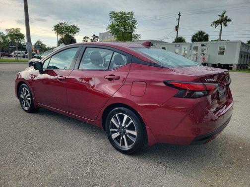 Scarlet Ember Tintcoat 2025 Nissan Versa 1.6 SV
