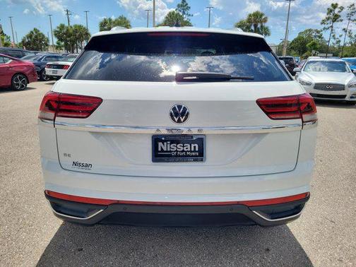 Pure White 2021 Volkswagen Atlas Cross Sport 2.0T SE w/Technology