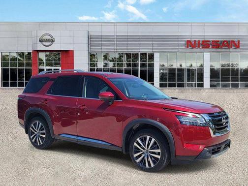 Scarlet Ember Tintcoat 2022 Nissan Pathfinder Platinum 4WD