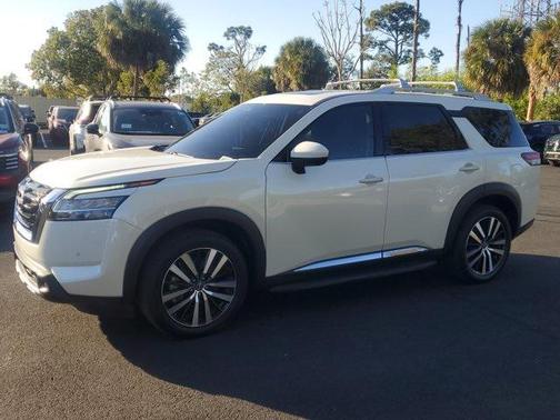 2023 Nissan Pathfinder Platinum 4WD