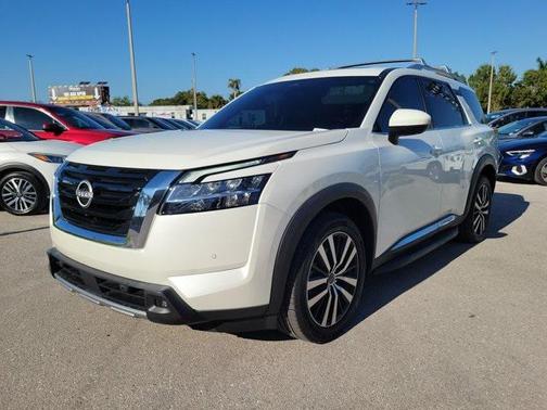 2023 Nissan Pathfinder Platinum 4WD