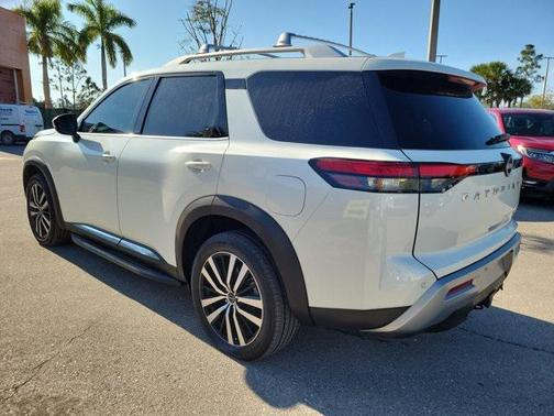 2023 Nissan Pathfinder Platinum 4WD