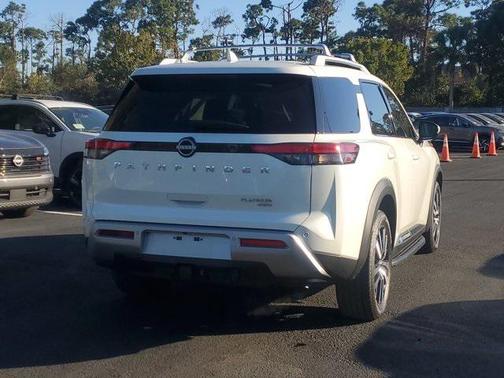 2023 Nissan Pathfinder Platinum 4WD