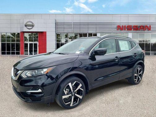 Magnetic Black Pearl 2022 Nissan Rogue Sport SL