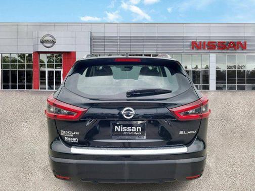 Magnetic Black Pearl 2022 Nissan Rogue Sport SL