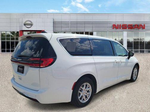 2025 Chrysler Pacifica L