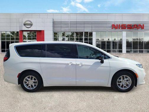 2025 Chrysler Pacifica L