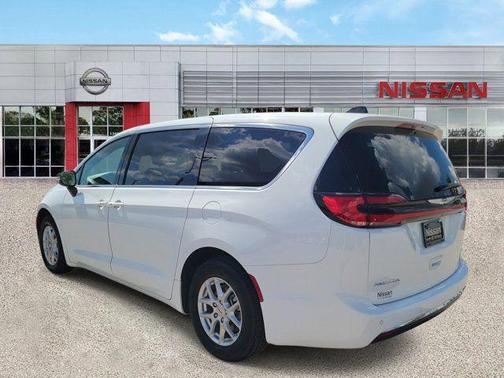 2025 Chrysler Pacifica L