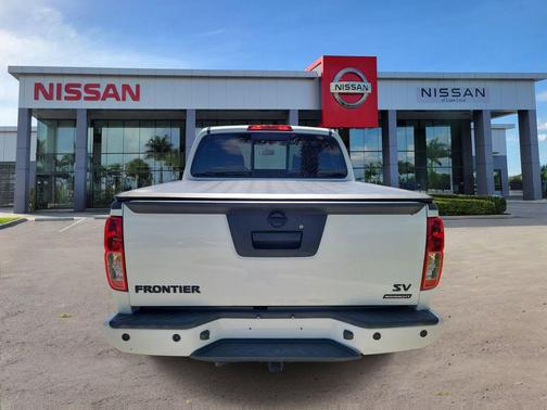 Glacier White 2019 Nissan Frontier SV