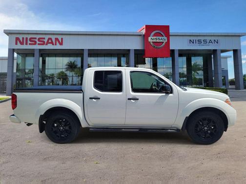 Glacier White 2019 Nissan Frontier SV