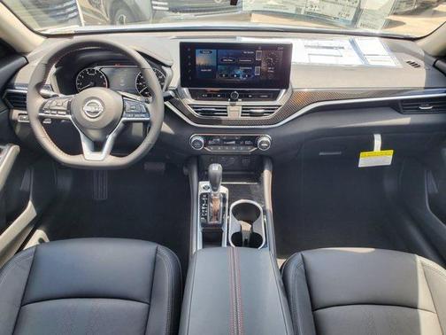 2025 Nissan Altima SR FWD