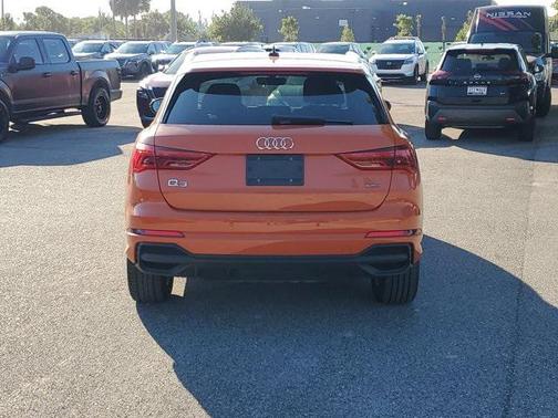 2024 Audi Q3 Premium 45 TFSI S line quattro Tiptronic