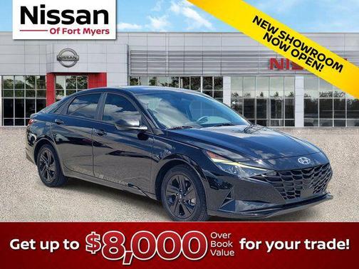 Phantom Black 2022 Hyundai ELANTRA SEL