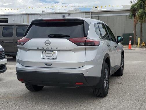 2025 Nissan Rogue S