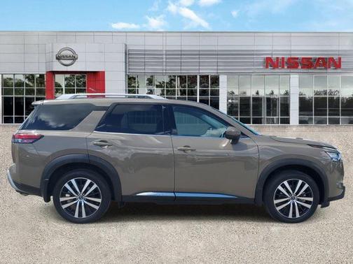 2024 Nissan Pathfinder Platinum 4WD