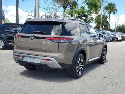 2024 Nissan Pathfinder Platinum 4WD