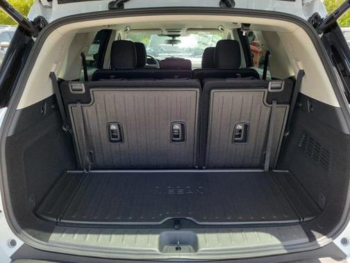 2025 Nissan Pathfinder SV FWD