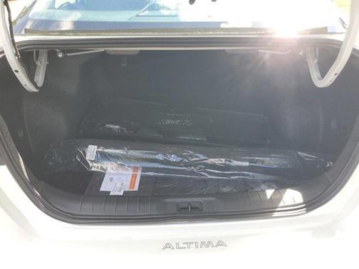 2025 Nissan Altima SR FWD