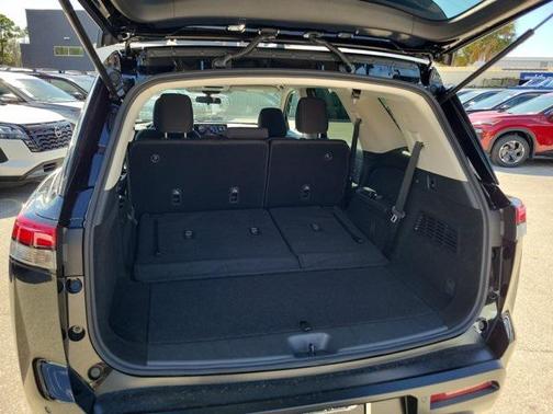 2026 Nissan Pathfinder S