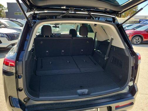 2026 Nissan Pathfinder S