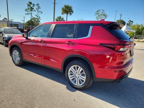 2024 Mitsubishi Outlander ES 2.5 2WD