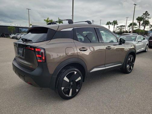 Canyon Bronze Metallic 2026 Nissan Kicks SR