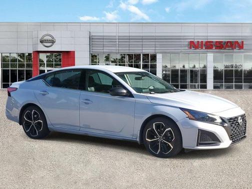 2023 Nissan Altima SR FWD