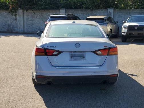 2023 Nissan Altima SR FWD