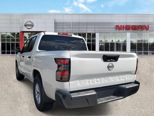 2025 Nissan Frontier S