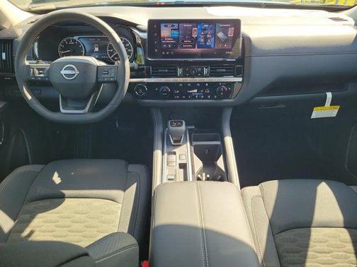 Super Black 2026 Nissan Pathfinder SV