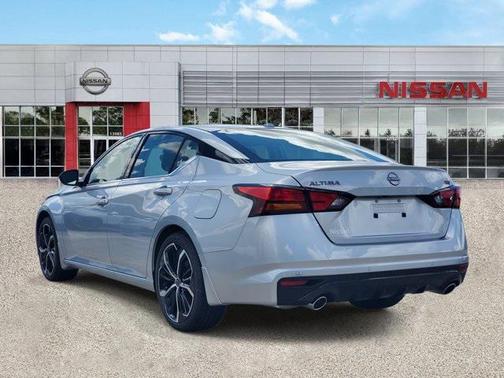2025 Nissan Altima SR FWD