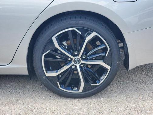 2025 Nissan Altima SR FWD