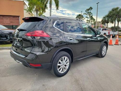 2017 Nissan Rogue SV