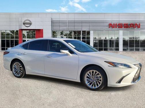2023 Lexus ES 300h Luxury