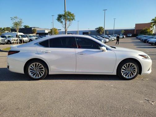 2023 Lexus ES 300h Luxury
